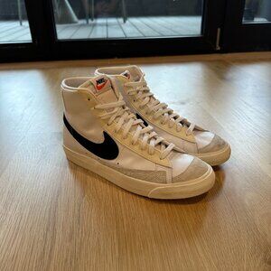Nike Blazer Mid '77 Vintage (Men's Size 10)